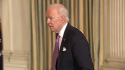 Reporter: "Mr. President, what did you talk to Vladimir Putin about?"
