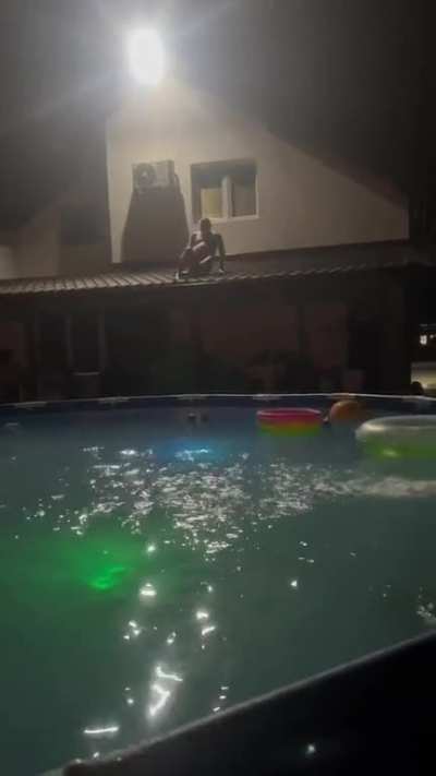 Classic pools and roofs