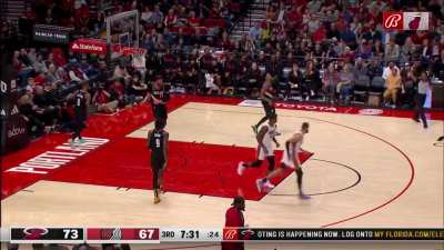 [Highlight] Caleb Martin dunks over Jusuf Nurkic