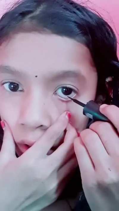 Eye liners for the eye.