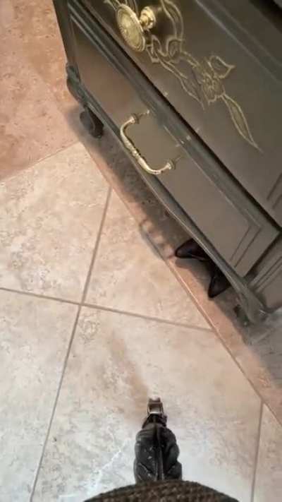 Henlo! How can I help you?
