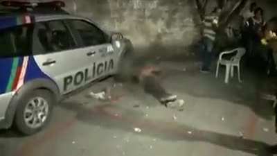 WCGW trying to break police car window