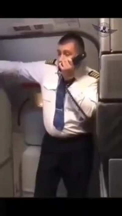 Commander of Russian airline to his passengers: "Dear customers, your captain speaking. Just on behalf of myself, not a representative of the airline, I think that war with Ukraine is a crime. We should not continue this war, we should stop it immediately