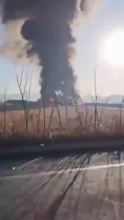 Airliner in Korea attempts landing with no gear, ends up exploding.