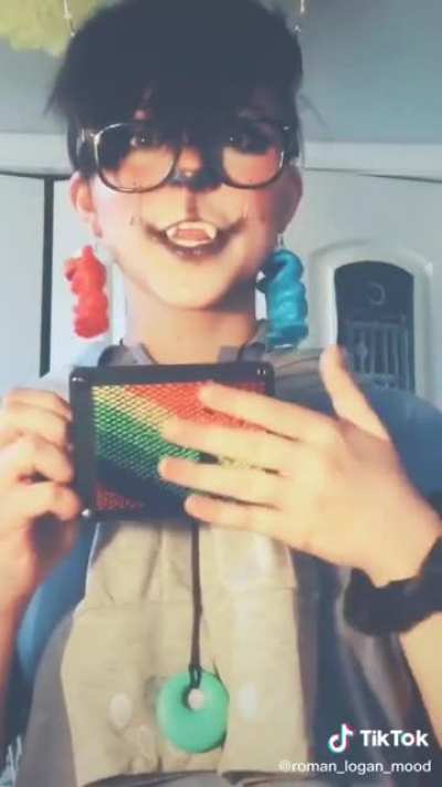 The second hand embarrassment