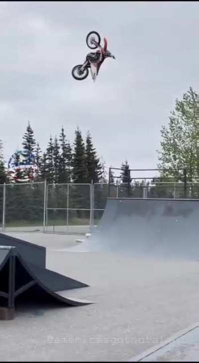 Idiot In Bike…
