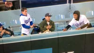 ...and SPLAT the nachos are everywhere! ?⚾️