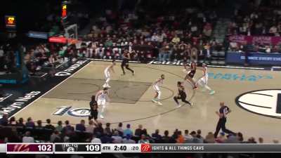 [Highlight] Evan Mobley didn't go for Nic Claxton's pump fake, blocked the shot, then ran the fast break to finish the putback dunk.