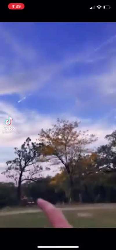 Yo you see that plane?