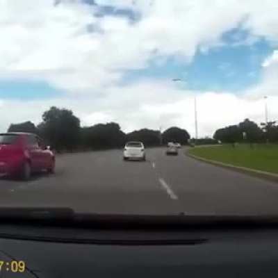 Trying to drive like if life was GTA