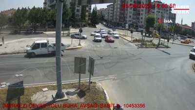 WCGW Crossing at the red light
