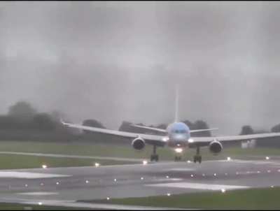 A skilled pilot landing diagonally in 40 knot wind.