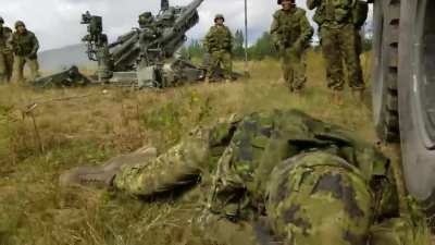 Canadian artillery wake up