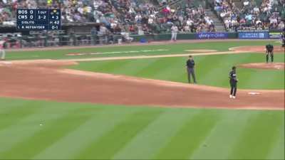 [Highlight] [Highlight] Lucas Giolito's pickoff attempt inexplicably clanks off Tim Anderson's glove which allows David Hamilton to score from second base!