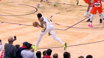 [Highlight] Herb Jones pulls out the park moves and bounces the ball off Poku’s back to get the ball in