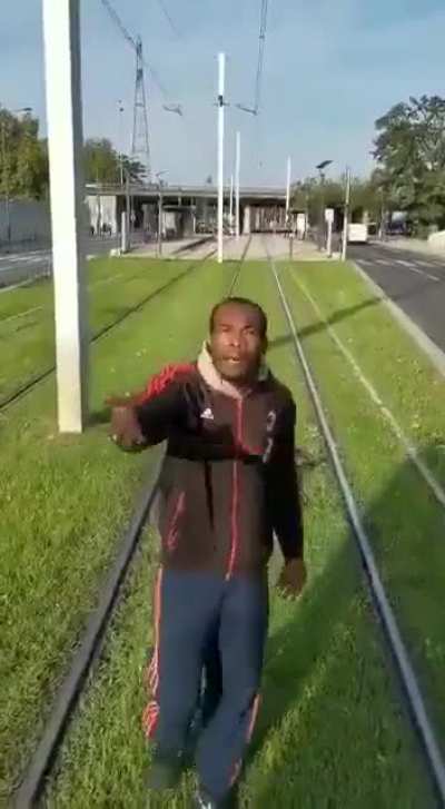 to warn a cyclist