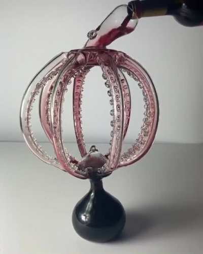 Octopus wine decanter