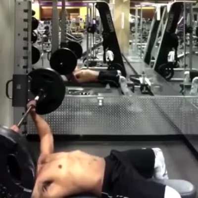 WCGW Trying to show off without a spotter...
