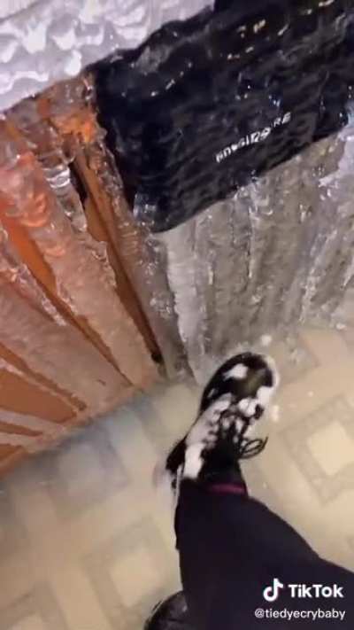 Leaving the faucet running didn't really help (not oc)