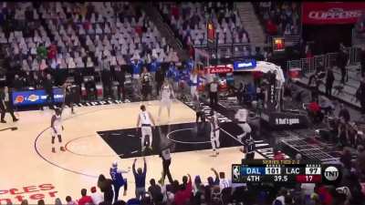 [Highlight] Kawhi with the And-1 to make it a 1 point game