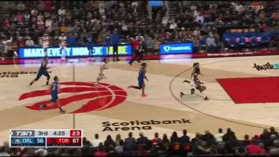 [Highlight] OG Anunoby with his 3rd steal of the night, leading to his 32nd point of the night (75%FG) still in the 3rd quarter