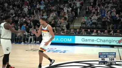 [Highlight] Kyle Anderson gets the steal and mesmerizes Ja Morant on the fast break with the behind the head pass