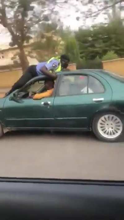 Idiot police meets Idiots in cars