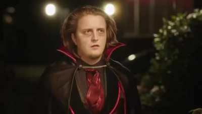 Tbh idk if this takes place on Christmas or Halloween or wut, but yay Vampires