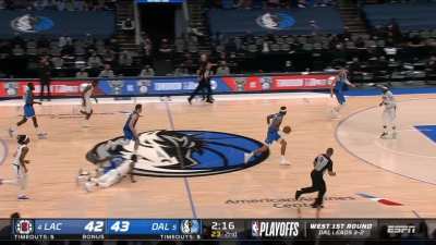 [Highlight] Paul George turns it over again leading to an fastbreak bucket from Luka