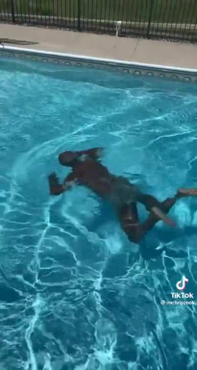 The song really makes this video that much better ?