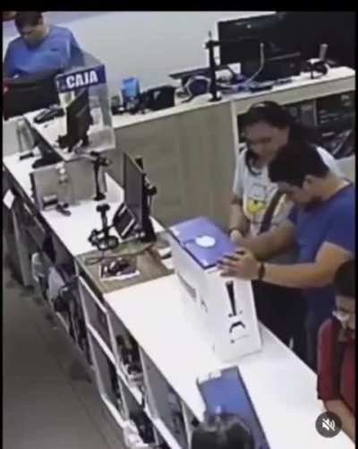 The "love at first sight" moment encapsulated.