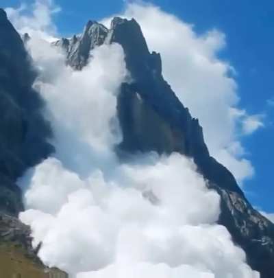 ? Avalanche in Switzerland ?