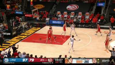 [Highlight] Dwight Howard passes it off the backboard to George Hill for a shot clock beating three