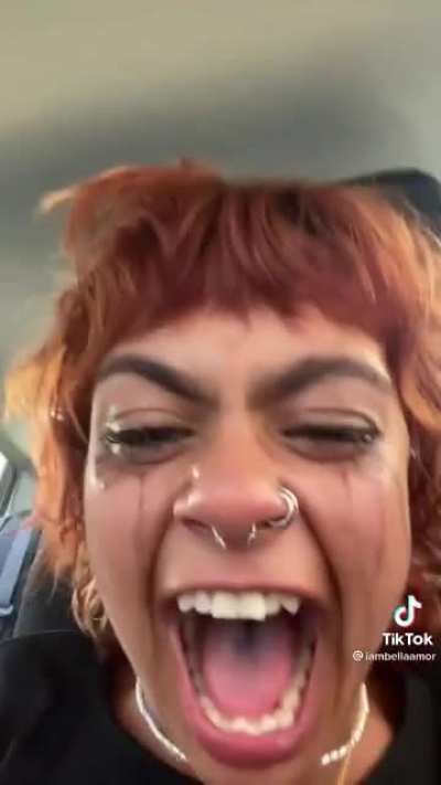 Idk what she's wtfing about but wow