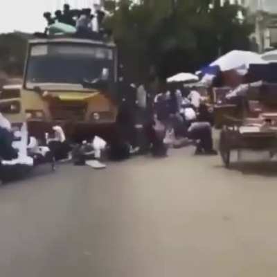 Let’s all stand on this truck