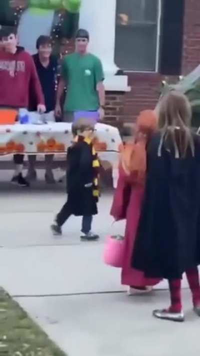 Little Harry versus The Frat