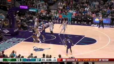 [Highlight] Brook Lopez blocks McDaniels's dunk attempt for his 7th block of the game!