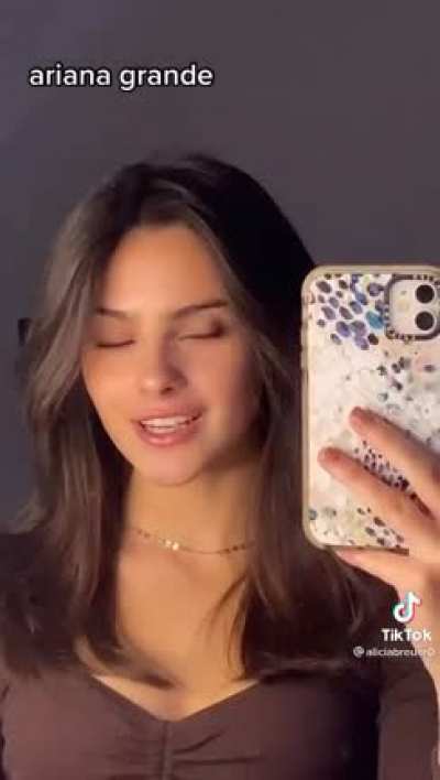 She’s gorgeous ?