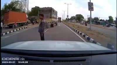 WCGW driving in the freeway
