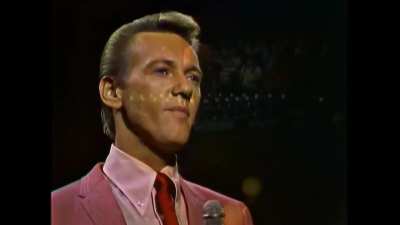 Bobby Hatfield's stunning performance of "Unchained Melody"