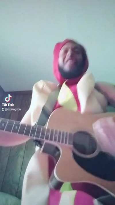 I'm a hotdog with a guitar! ?