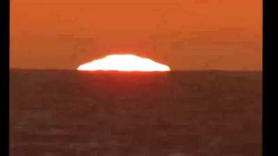 Te illusive "green flash" that sailors used to talk about