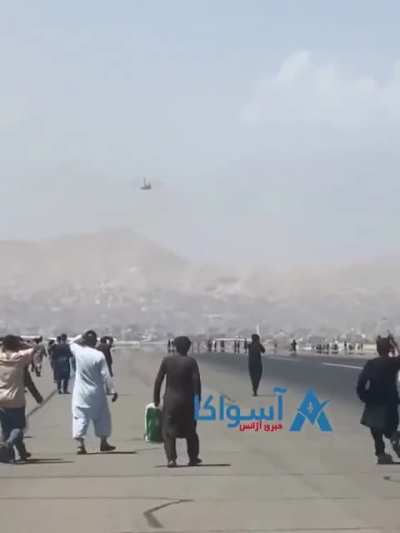 A clear video of men falling from C-17. They were Clinging to some parts of the plane that took off from Kabul airport today.