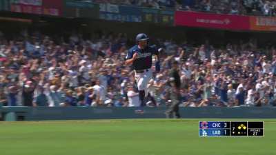 [Highlight] [Highlight] Seiya Suzuki loses Mookie Betts' fly ball in the sun; the Dodgers pull within one run of the Cubs.