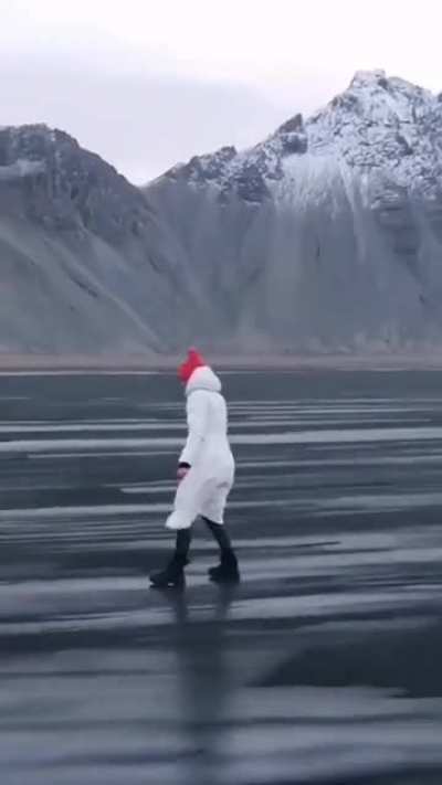 ? A rare phenomena called "Sand snakes" in Iceland.