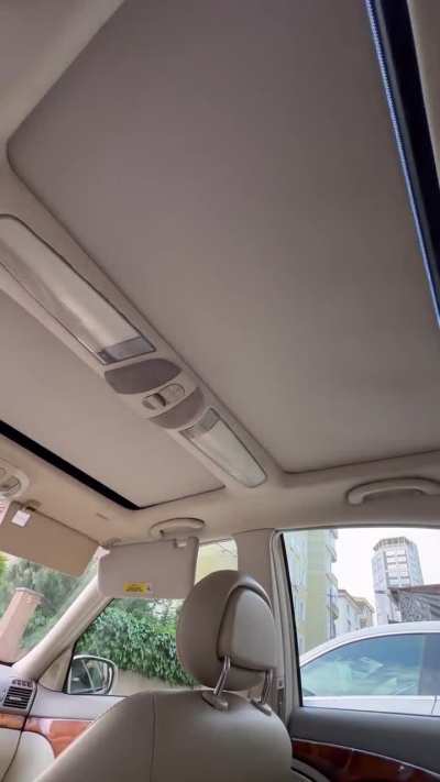 This 21 year old Mercedes e200 Kompressor-Elegance