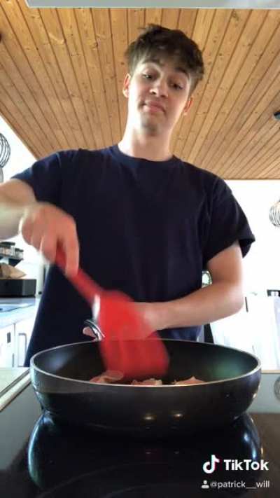 ? What it feels like to cook bacon ?