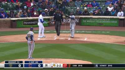 [Highlight] The Sun receives a standing ovation from the Wrigley Field crowd after it makes a brief appearance during a chilly day in Chicago