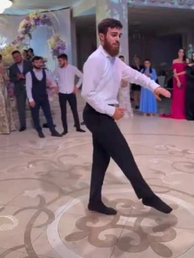 This guys footwork.