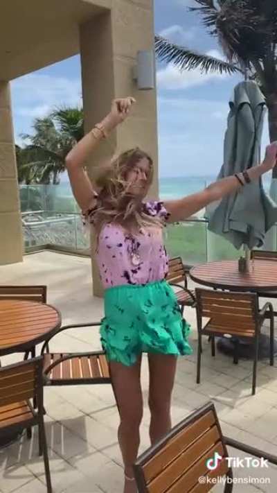 My queen KKB slaying ??, the haters in her comments are a bit too much but I’ll see if she gets mean in season 4 of RHONY, I love her eccentric self now though ??